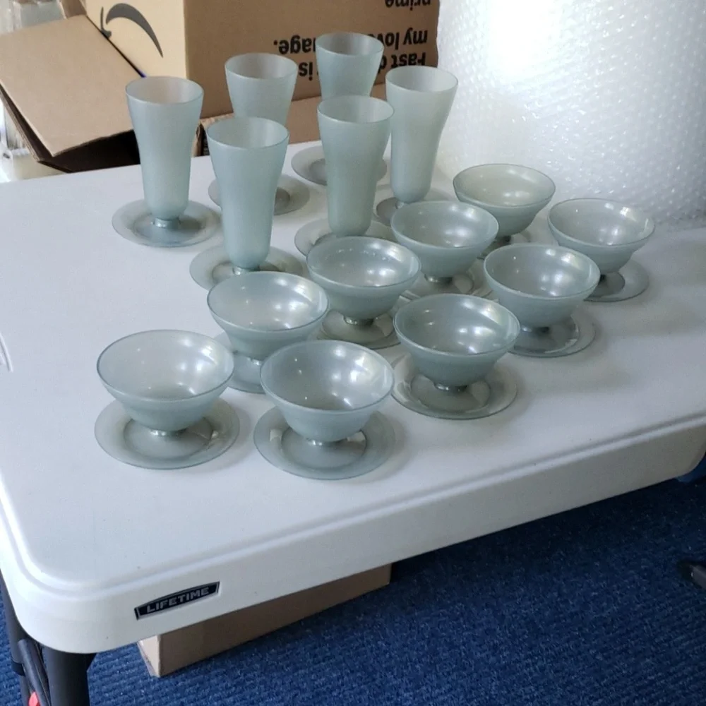 Tupperware - Picture 4 of 8